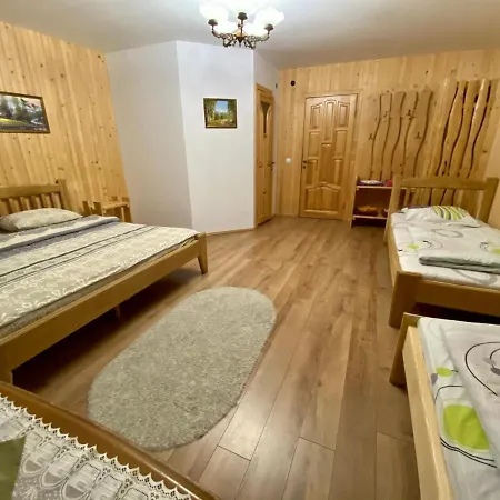 карпатський замок Готель Розлуч