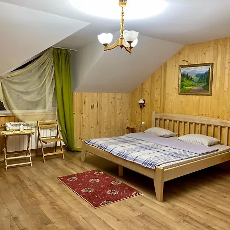 Готель карпатський замок *