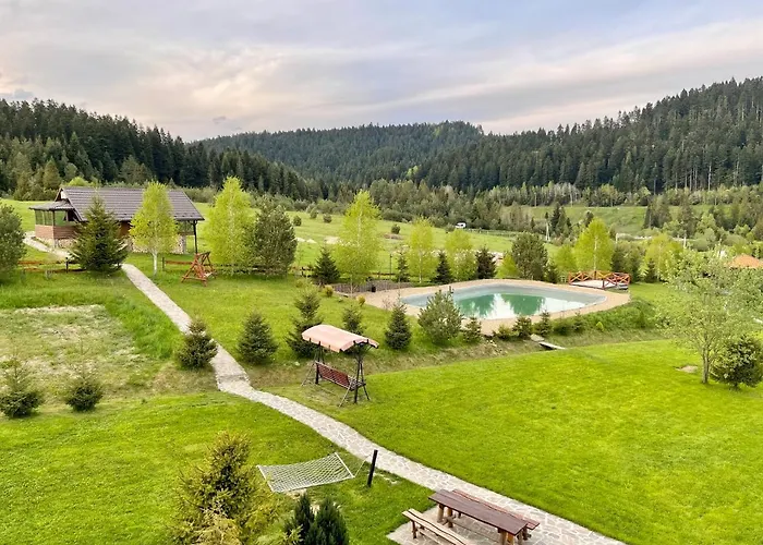 карпатський замок Hotel