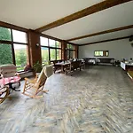 карпатський замок Hotel