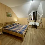 карпатський замок Hotel