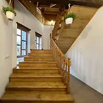 карпатський замок Hotel
