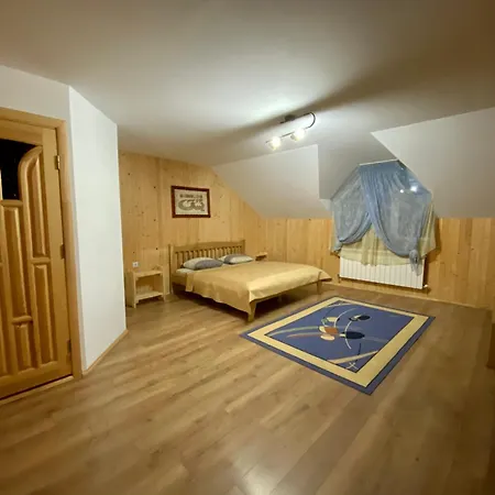 карпатський замок מלון *