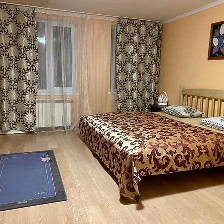 карпатський замок מלון