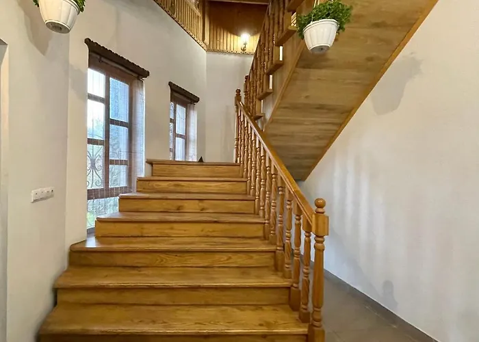 карпатський замок מלון